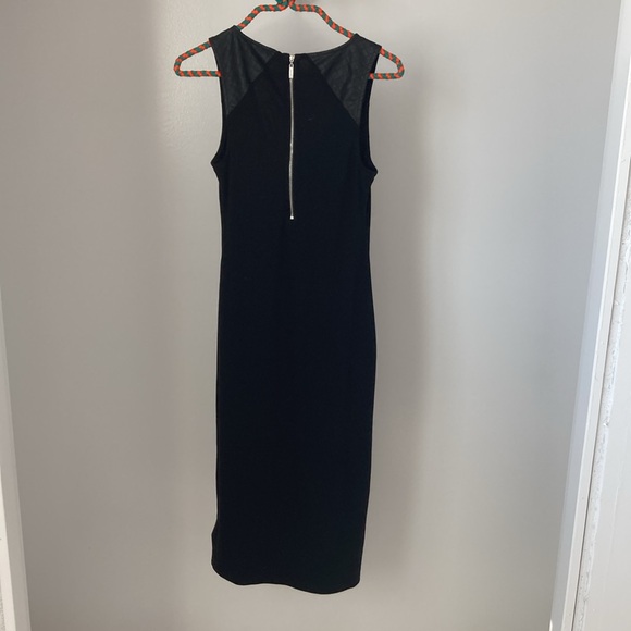 Guess knee length black cotton dress worn leather shoulder details. - Picture 4 of 4